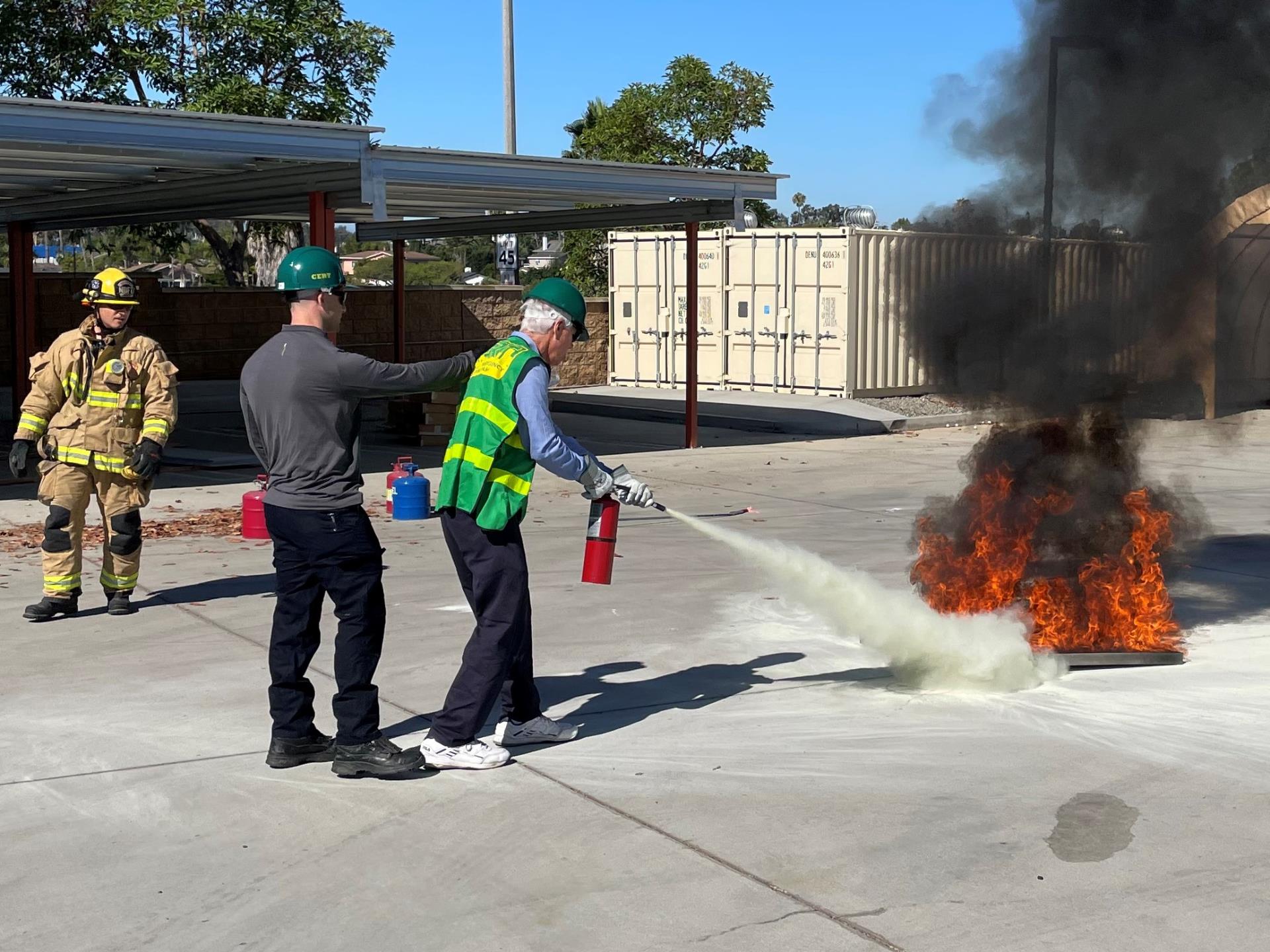 CERT volunteers extinguisher training